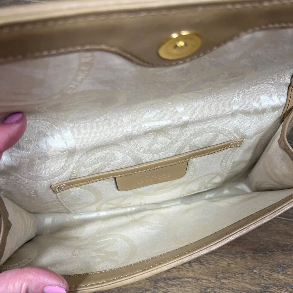 MICHAEL KORS Basket Weave Leather Clutch in Tan OS EUC